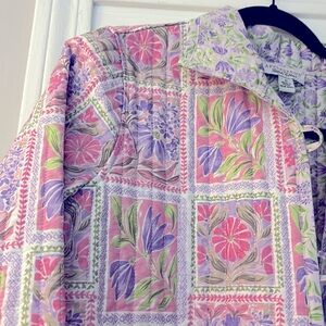 Like new this 2 in 1 Johnny Appleseed quilted reversible pink/purple jacket!!